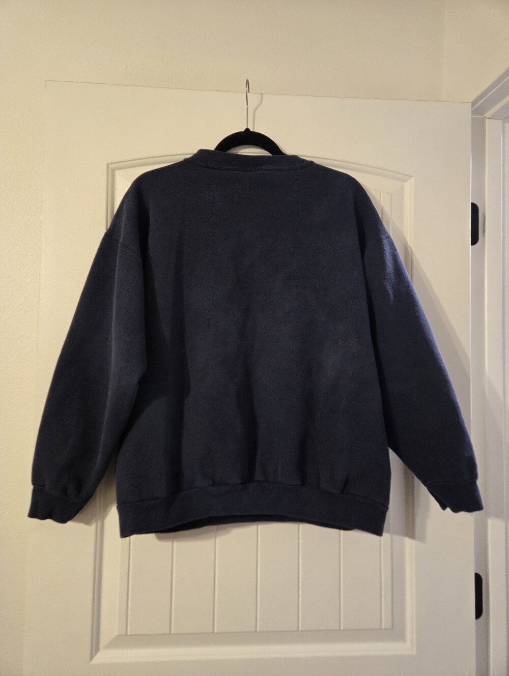 Vintage Cabelas Field & Stream Navy Crewneck Sweatshirt with Embroidery - Picture 5 of 5